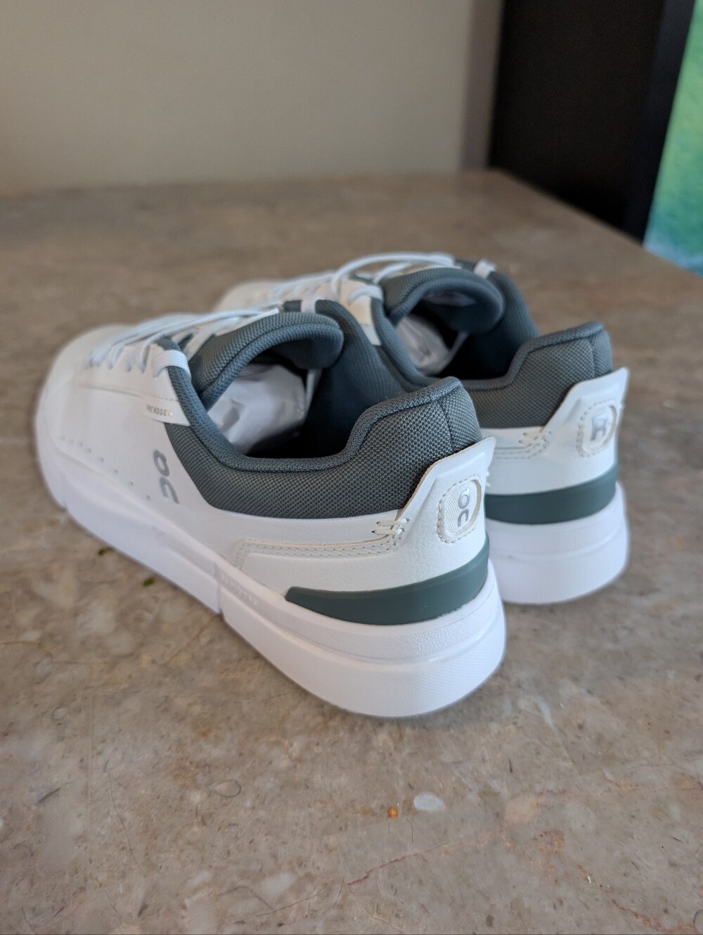 On The Roger Advantage Olive -white Swiss Engineering Shoes Men Size 8.5 No Box - Picture 6 of 13